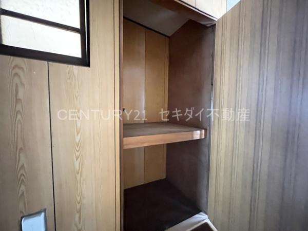 西山本町6丁目貸家