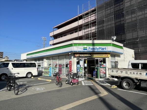 LAMIEUXyaogihigashi(ラミュー)(ファミリーマート八尾木6丁目店)