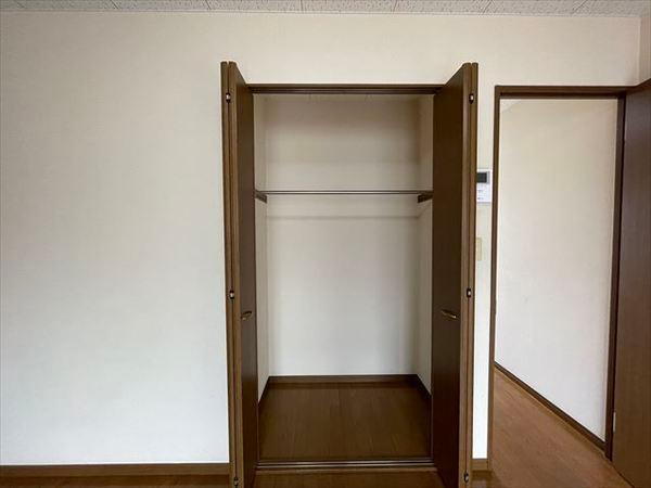 プレジール八尾南