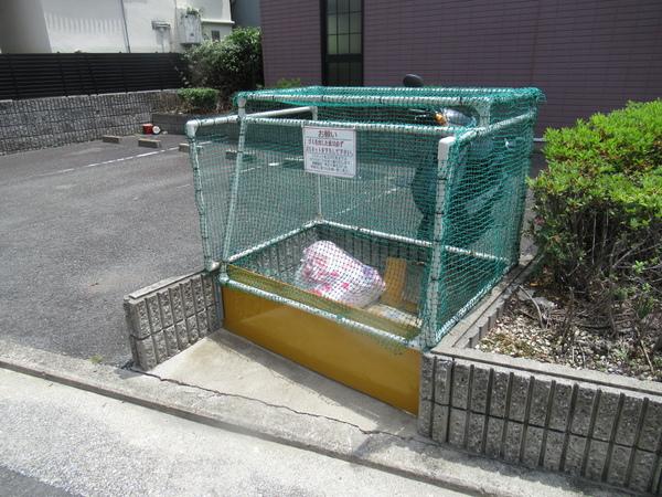 八尾市高安町南３丁目のハイツ
