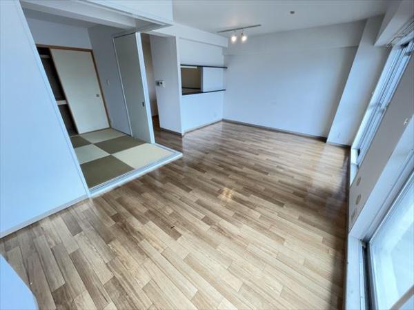 八尾市南植松町４丁目のマンション