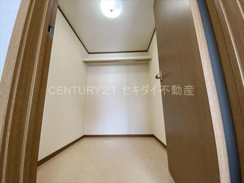 ドミール・ジャルヴェルデイースト