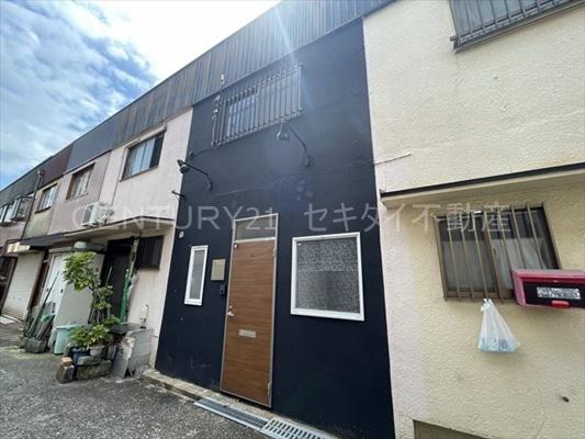 西山本町6丁目貸家
