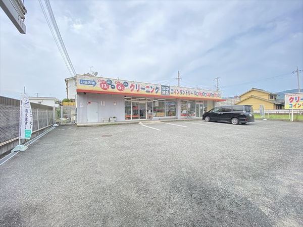 キャットタウン(コインランドリーとクリーニング店)