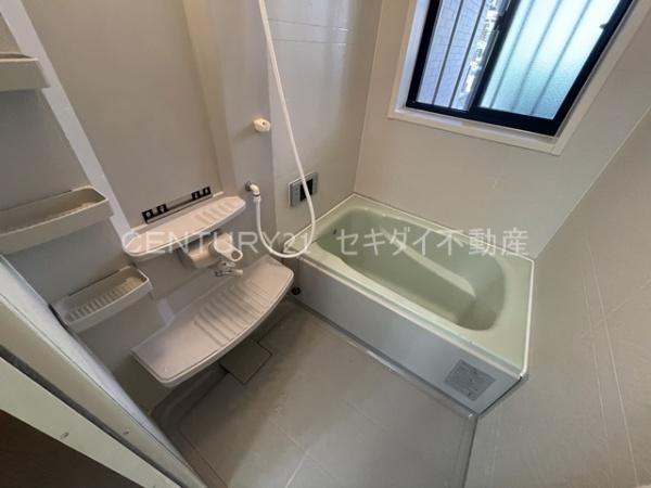 大窪ガレージ付き戸建て