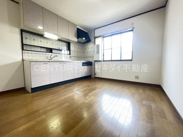 大窪ガレージ付き戸建て