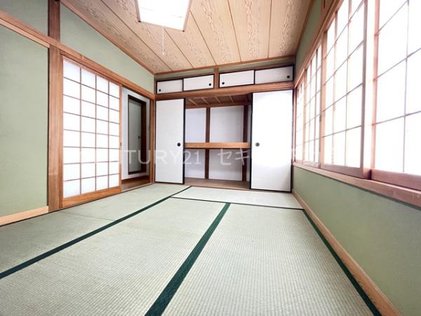 東山本町1丁目ガレージ付き戸建て