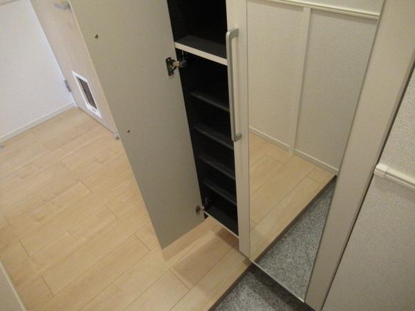 ノーブルセピア山本