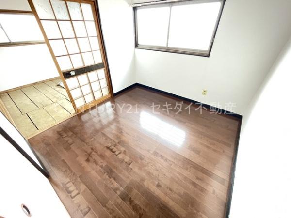郡川6丁目ガレージ付き戸建て(洋室)