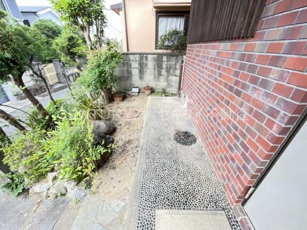 郡川6丁目ガレージ付き戸建て(庭)