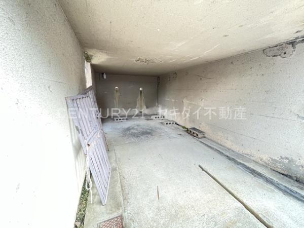 郡川6丁目ガレージ付き戸建て(駐車場)