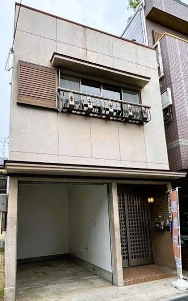 大蓮北2丁目戸建て（ガレージ付き）