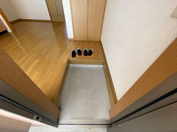 松山町テラスハウス（車庫付き）