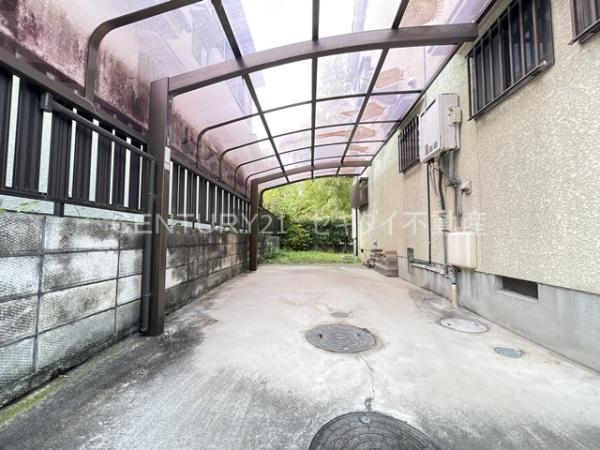 郡川6丁目戸建て(駐車場)
