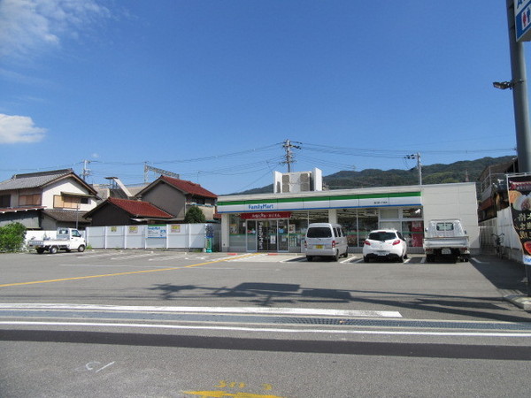 レジデンスタカラ(ファミリーマート曙川東一丁目店)