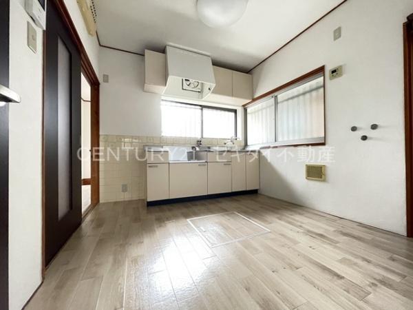 刑部3丁目戸建て