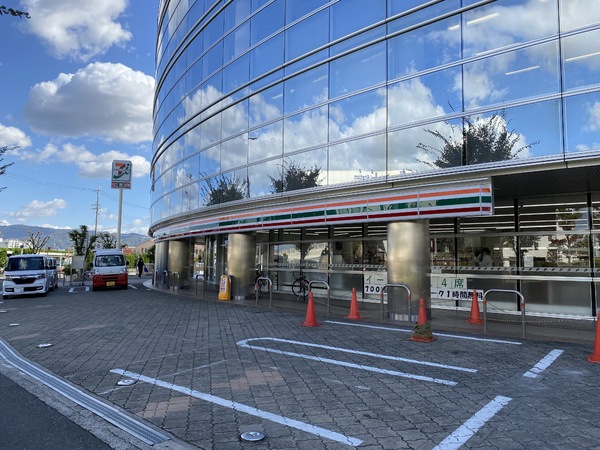 プレミールたつみ(セブンイレブン八尾南駅前店)