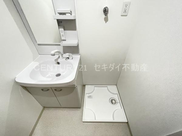 バッジ　トモイ　エスト4