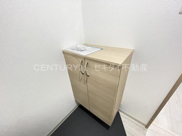 バッジ　トモイ　エスト4