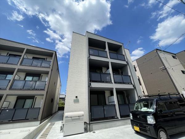 バッジ トモイ エスト4