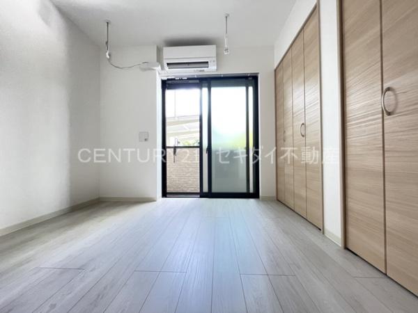 バッジ　トモイ　エスト4