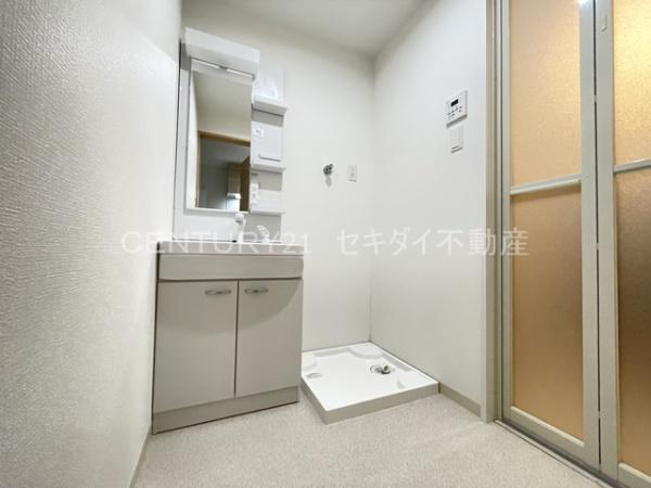 バッジ　トモイ　エスト4