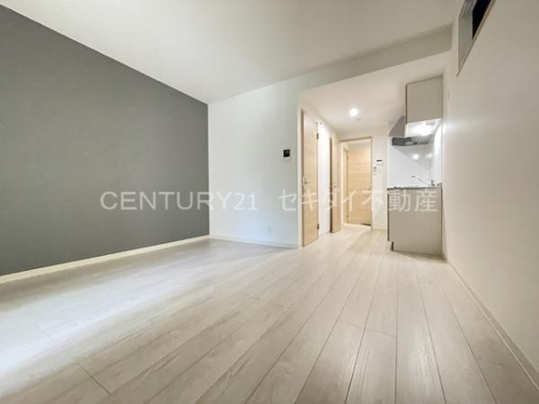 バッジ　トモイ　エスト4