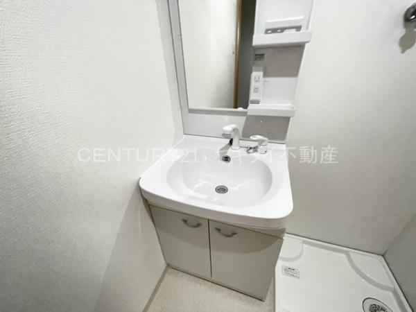 バッジ　トモイ　エスト4