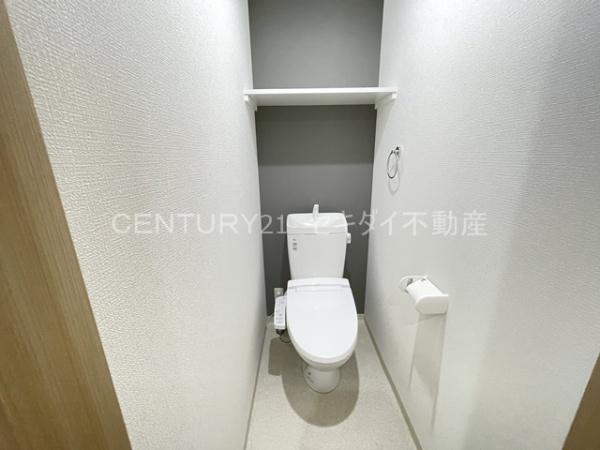 バッジ　トモイ　エスト4