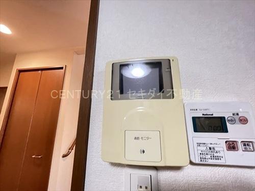 東山本町１丁目戸建て（ガレージ付き）