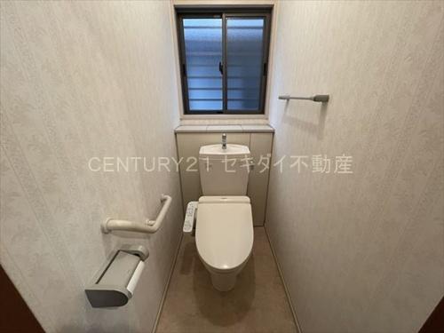 東山本町１丁目戸建て（ガレージ付き）