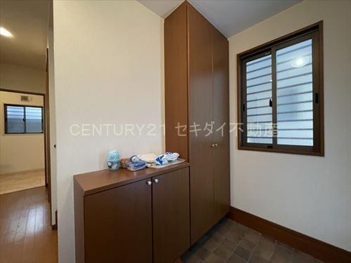 東山本町１丁目戸建て（ガレージ付き）