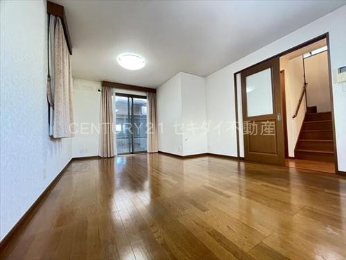 東山本町１丁目戸建て（ガレージ付き）