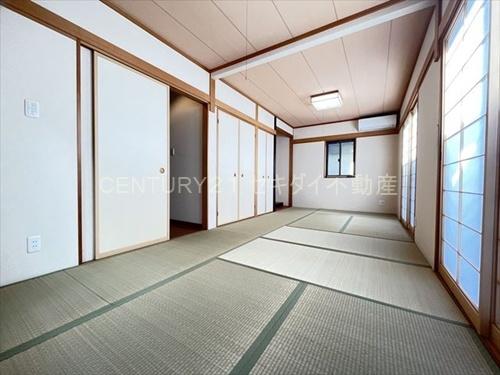 東山本町１丁目戸建て（ガレージ付き）