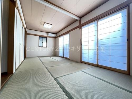 東山本町１丁目戸建て（ガレージ付き）