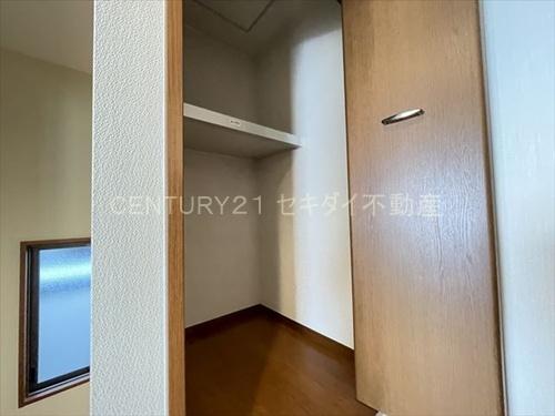 東山本町１丁目戸建て（ガレージ付き）