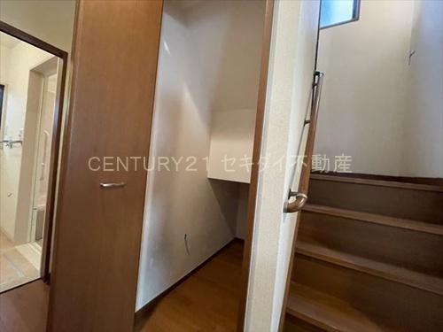 東山本町１丁目戸建て（ガレージ付き）