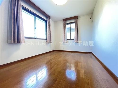 東山本町１丁目戸建て（ガレージ付き）