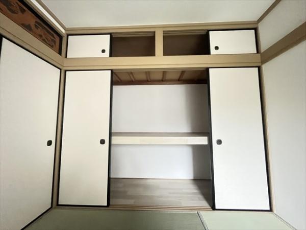 八尾市高砂町５丁目戸建て（ガレージ付き）