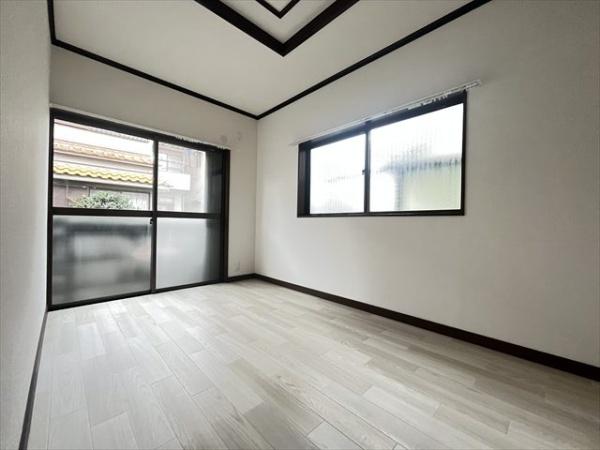 八尾市高砂町５丁目戸建て（ガレージ付き）