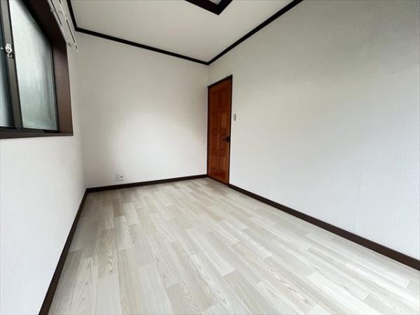 八尾市高砂町５丁目戸建て（ガレージ付き）