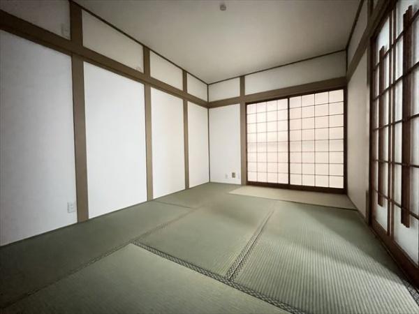 八尾市高砂町５丁目戸建て（ガレージ付き）