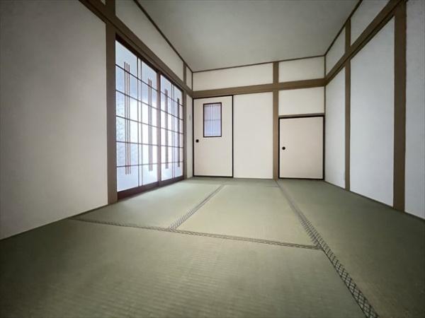 八尾市高砂町５丁目戸建て（ガレージ付き）