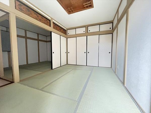 八尾市高砂町５丁目戸建て（ガレージ付き）