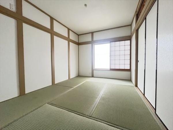 八尾市高砂町５丁目戸建て（ガレージ付き）