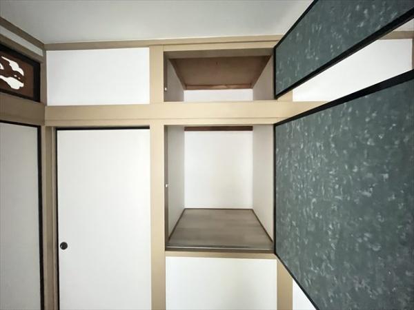 八尾市高砂町５丁目戸建て（ガレージ付き）