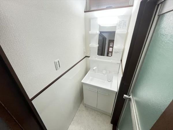 八尾市高砂町５丁目戸建て（ガレージ付き）