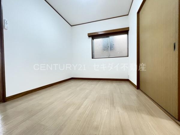 佐堂町1丁目ガレージ付き戸建て