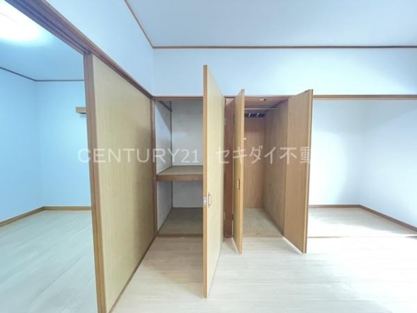 佐堂町1丁目ガレージ付き戸建て