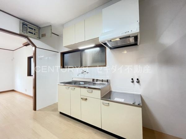 佐堂町1丁目ガレージ付き戸建て